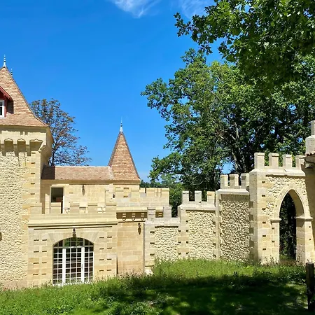 Holiday home La Reserve Du Chateau De Roques Puisseguin