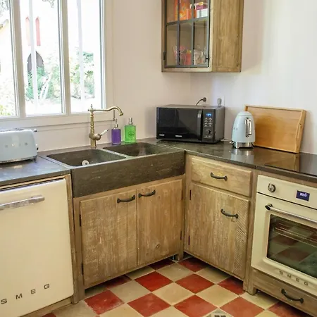 La Reserve Du Chateau De Roques Holiday home Puisseguin