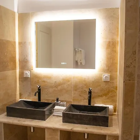 La Reserve Du Chateau De Roques Holiday home Puisseguin